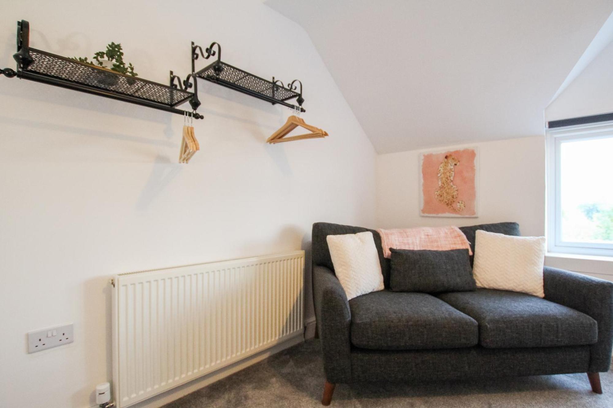 Fairways View - Spacious Apartment - Sleeps 6 - Lovely Views - By Rework Accommodation هويليك المظهر الخارجي الصورة