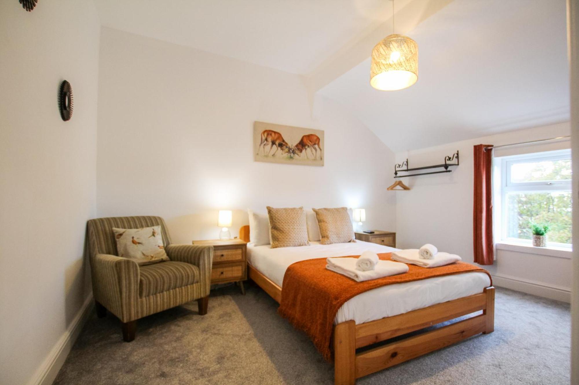 Fairways View - Spacious Apartment - Sleeps 6 - Lovely Views - By Rework Accommodation هويليك المظهر الخارجي الصورة