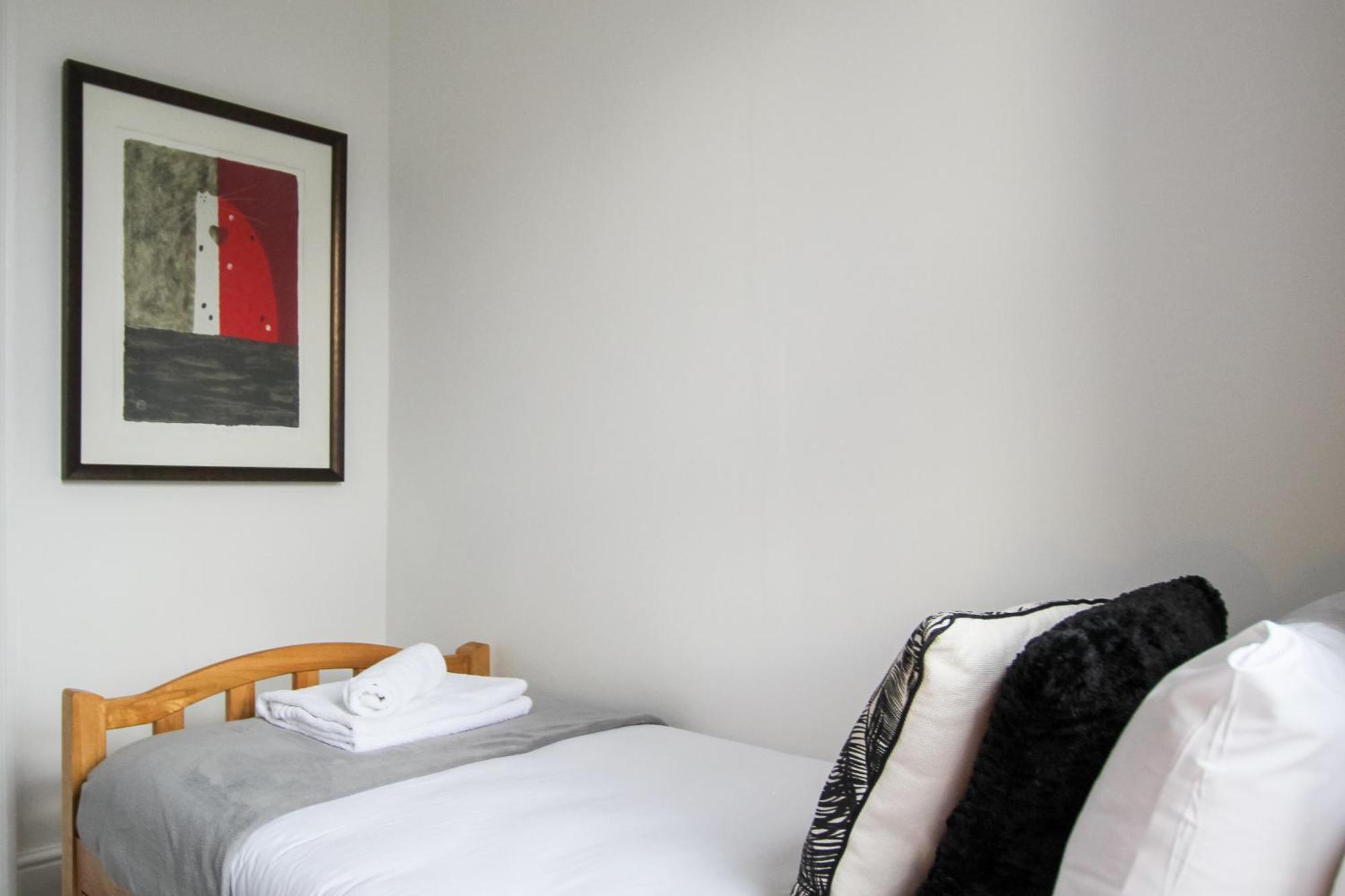 Fairways View - Spacious Apartment - Sleeps 6 - Lovely Views - By Rework Accommodation هويليك المظهر الخارجي الصورة