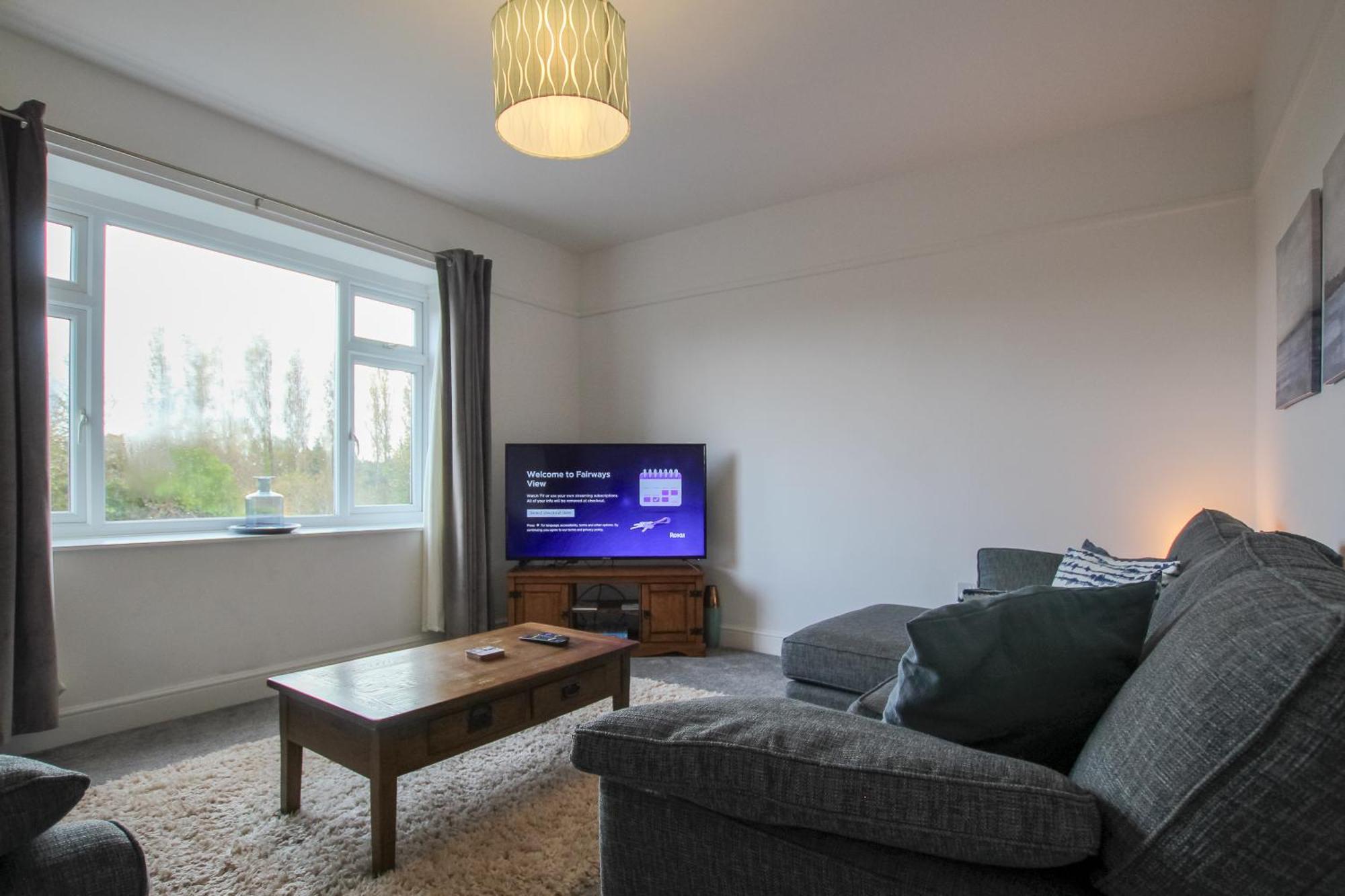 Fairways View - Spacious Apartment - Sleeps 6 - Lovely Views - By Rework Accommodation هويليك المظهر الخارجي الصورة
