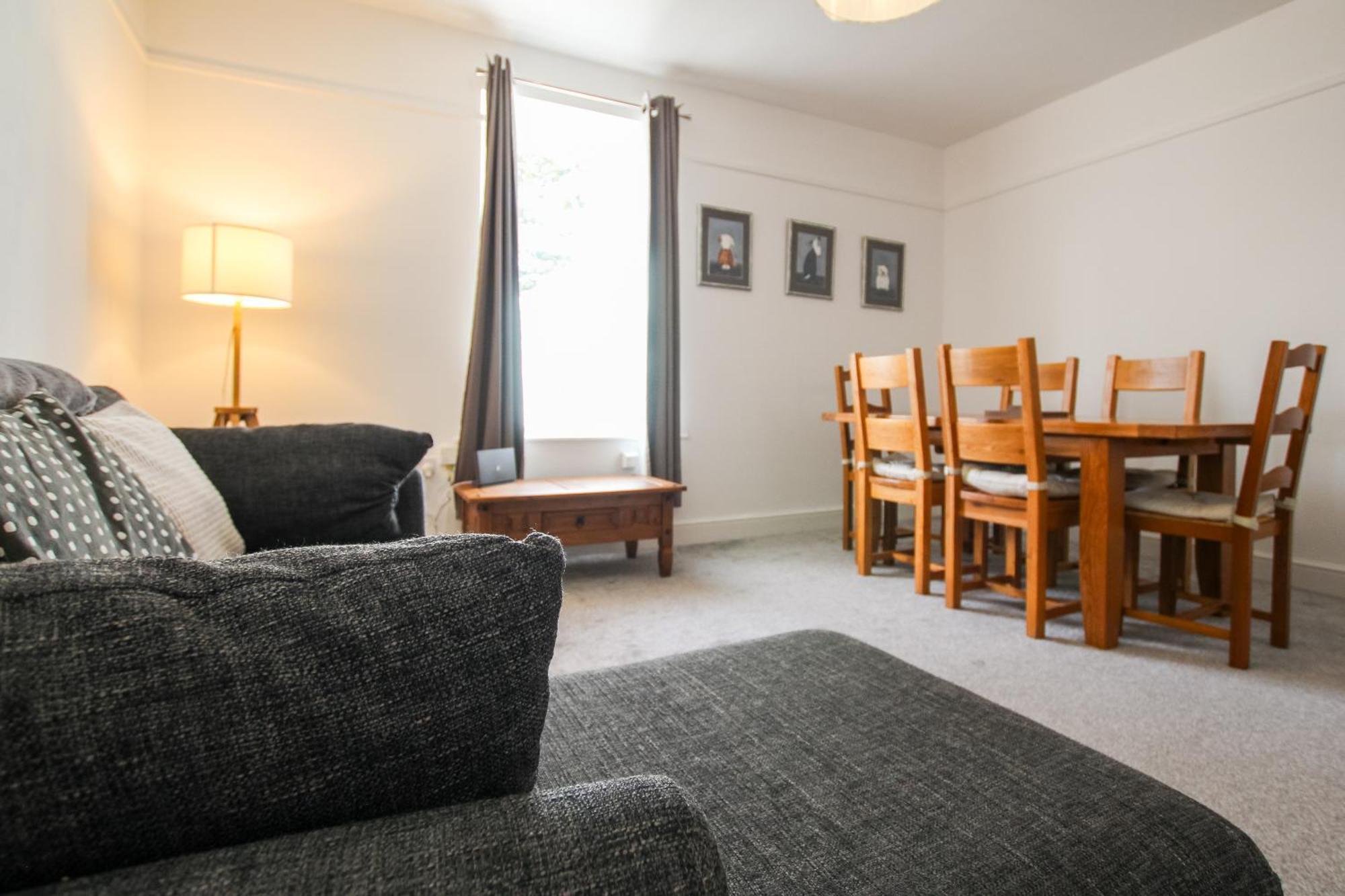 Fairways View - Spacious Apartment - Sleeps 6 - Lovely Views - By Rework Accommodation هويليك المظهر الخارجي الصورة